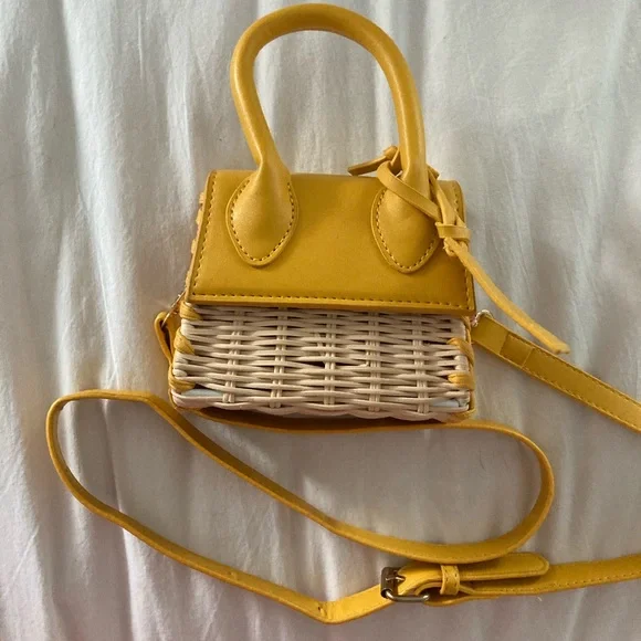 Mini Straw Crossbody Purse Yellow - Picture 1 of 11
